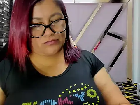 Snapshot of DaianaLutz chatting on November 9, 2025, 2:54 pm DaianaLutz online show from November 9, 2025, 2:54 pm