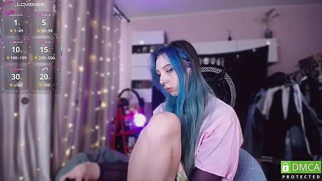 Snapshot of JustMeowGirl chatting on February 9, 2026, 4:21 am JustMeowGirl online show from February 9, 2026, 4:21 am