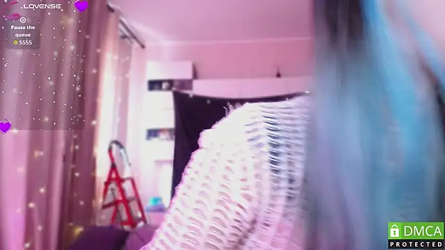 JustMeowGirl online show from April 6, 2026, 5:41 am