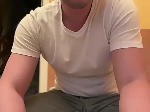 Snapshot of etat_onn chatting on October 24, 2025, 3:22 pm etat onn online show from October 24, 2025, 3:22 pm