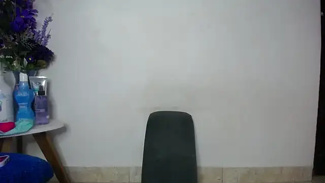 Snapshot of Eros_Smit chatting on December 16, 2025, 4:22 pm Eros Smit online show from December 16, 2025, 4:22 pm