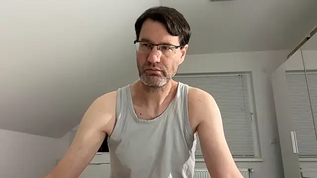 Snapshot of zxzx_cam1 chatting on May 12, 2026, 7:16 am zxzx cam1 online show from May 12, 2026, 7:16 am