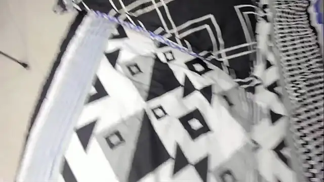 Valentine petite1 online show from October 12, 2025, 11:06 pm