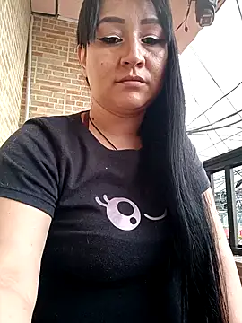 Snapshot of alondraabrown chatting on October 31, 2025, 9:43 pm alondraabrown online show from October 31, 2025, 9:43 pm