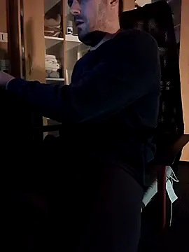 Snapshot of Dario40filip chatting on December 14, 2025, 6:57 pm Dario40filip online show from December 14, 2025, 6:57 pm