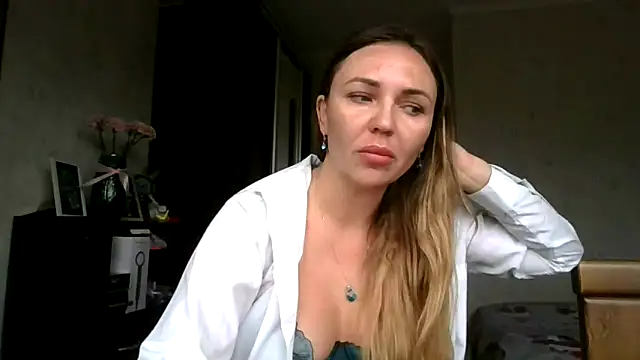 Snapshot of AngelinaLove28 chatting on November 6, 2025, 7:34 am AngelinaLove28 online show from November 6, 2025, 7:34 am