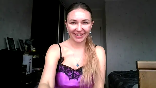 Snapshot of AngelinaLove28 chatting on November 16, 2025, 7:24 am AngelinaLove28 online show from November 16, 2025, 7:24 am