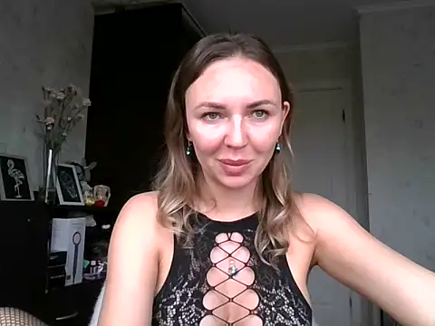 Snapshot of AngelinaLove28 chatting on October 13, 2025, 6:26 am AngelinaLove28 online show from October 13, 2025, 6:26 am