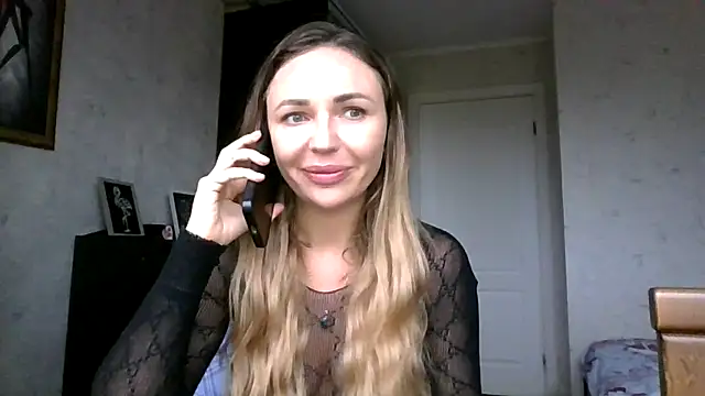 Snapshot of AngelinaLove28 chatting on October 24, 2025, 6:12 am AngelinaLove28 online show from October 24, 2025, 6:12 am