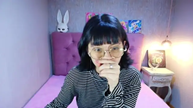 Snapshot of charlottemoonxz chatting on June 23, 2026, 5:33 pm charlottemoonxz online show from June 23, 2026, 5:33 pm