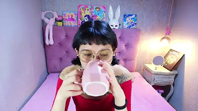 Snapshot of charlottemoonxz chatting on March 4, 2026, 7:10 pm charlottemoonxz online show from March 4, 2026, 7:10 pm