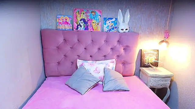 Snapshot of charlottemoonxz chatting on March 27, 2026, 6:53 pm charlottemoonxz online show from March 27, 2026, 6:53 pm