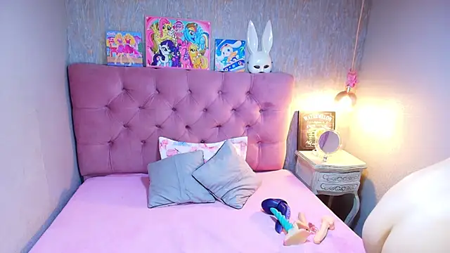 Snapshot of charlottemoonxz chatting on March 28, 2026, 1:12 pm charlottemoonxz online show from March 28, 2026, 1:12 pm