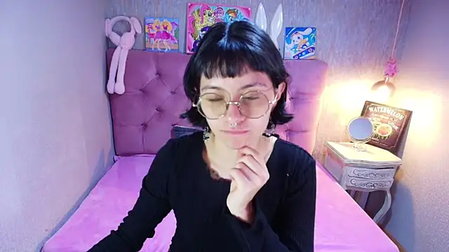 Snapshot of charlottemoonxz chatting on March 17, 2026, 6:44 pm charlottemoonxz online show from March 17, 2026, 6:44 pm