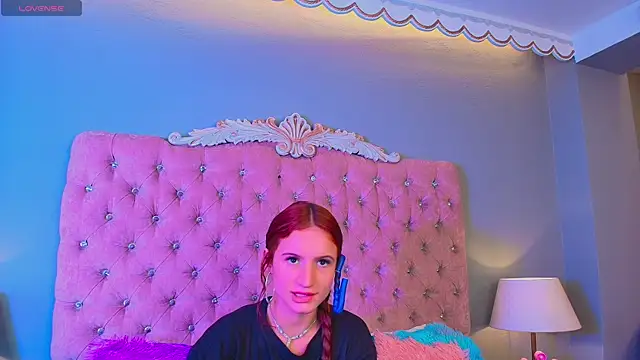 Snapshot of AdelaineBest chatting on September 16, 2025, 2:56 am AdelaineBest online show from September 16, 2025, 2:56 am