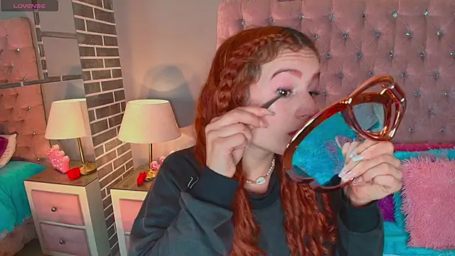 Snapshot of AdelaineBest chatting on October 8, 2025, 5:53 am AdelaineBest online show from October 8, 2025, 5:53 am