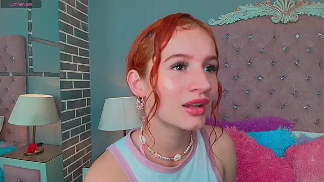 Snapshot of AdelaineBest chatting on September 9, 2025, 10:30 pm AdelaineBest online show from September 9, 2025, 10:30 pm