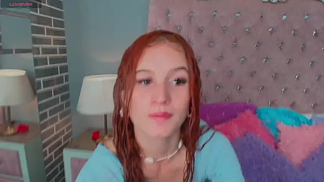 Snapshot of AdelaineBest chatting on September 8, 2025, 8:19 pm AdelaineBest online show from September 8, 2025, 8:19 pm