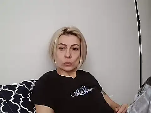 anechka1 online show from February 7, 2025, 2:04 pm