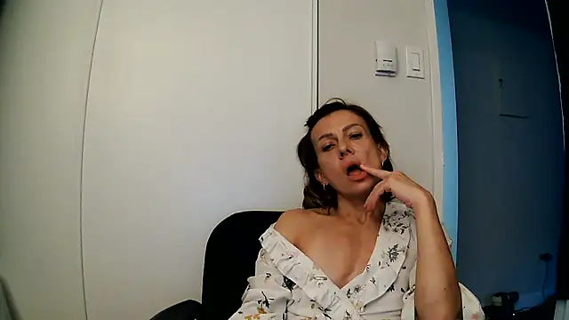anechka1 online show from July 29, 2026, 12:10 am