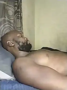 Snapshot of Stallion100 chatting on January 30, 2025, 12:39 am Stallion100 online show from January 30, 2025, 12:39 am