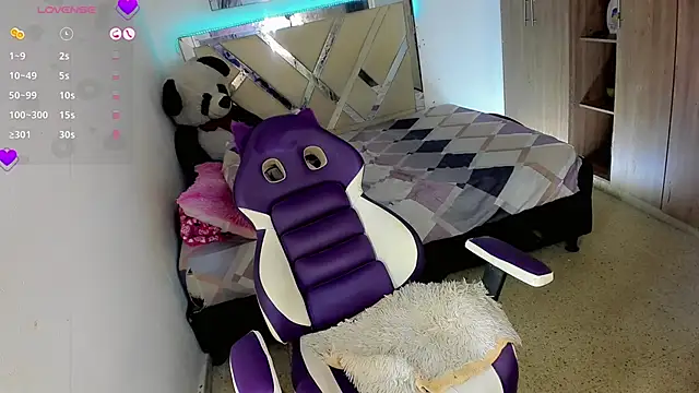 Charming J online show from November 6, 2025, 6:17 am