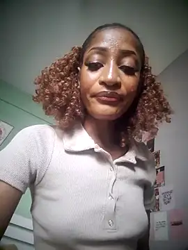 Snapshot of GoddessVee chatting on November 10, 2025, 12:43 pm GoddessVee online show from November 10, 2025, 12:43 pm