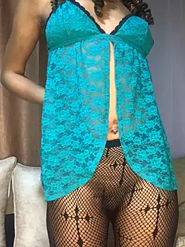 Snapshot of GoddessVee chatting on December 5, 2024, 11:01 pm GoddessVee online show from December 5, 2024, 11:01 pm