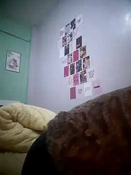 Snapshot of GoddessVee chatting on October 31, 2025, 1:46 am GoddessVee online show from October 31, 2025, 1:46 am