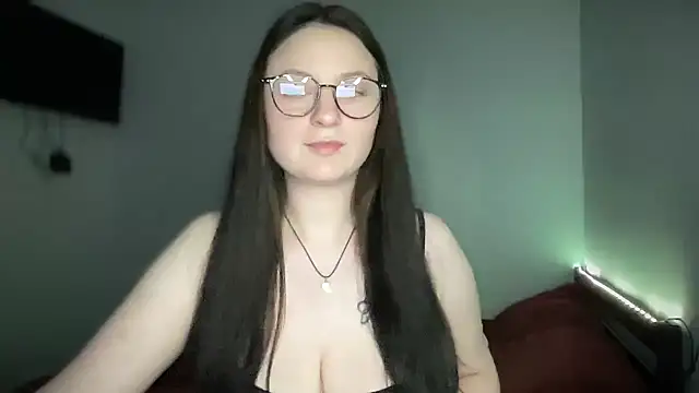 Snapshot of LocaAlis chatting on October 18, 2025, 4:09 pm LocaAlis online show from October 18, 2025, 4:09 pm