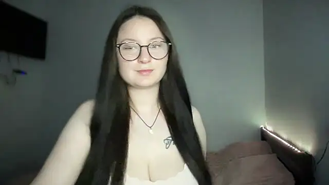 Snapshot of LocaAlis chatting on October 5, 2025, 2:41 pm LocaAlis online show from October 5, 2025, 2:41 pm