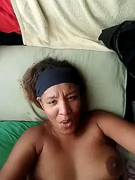 Snapshot of Surreyaa chatting on October 1, 2025, 12:31 pm Surreyaa online show from October 1, 2025, 12:31 pm