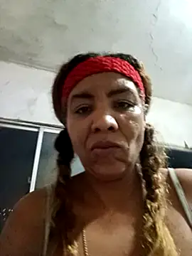 Snapshot of Surreyaa chatting on December 7, 2024, 9:55 am Surreyaa online show from December 7, 2024, 9:55 am