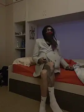 Kamaleonix online show from April 24, 2026, 9:39 pm