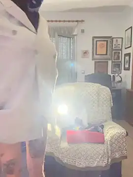 Kamaleonix online show from April 3, 2026, 4:24 pm