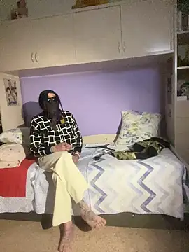 Kamaleonix online show from April 22, 2026, 9:21 pm