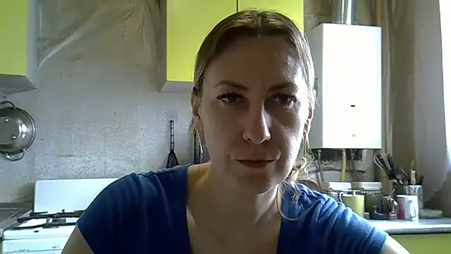 Snapshot of AshleyXHoney chatting on April 28, 2026, 6:18 am AshleyXHoney online show from April 28, 2026, 6:18 am