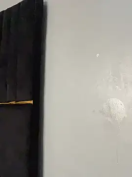 julietunderwoood online show from February 7, 2026, 8:22 am