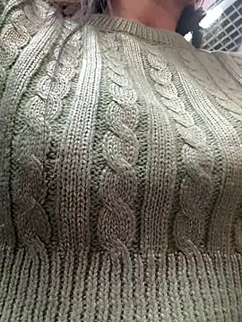 Snapshot of MooonReal chatting on March 18, 2025, 9:34 am MooonReal online show from March 18, 2025, 9:34 am