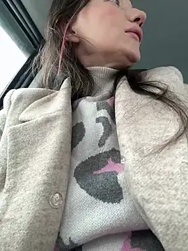 Snapshot of MooonReal chatting on March 7, 2025, 3:19 am MooonReal online show from March 7, 2025, 3:19 am