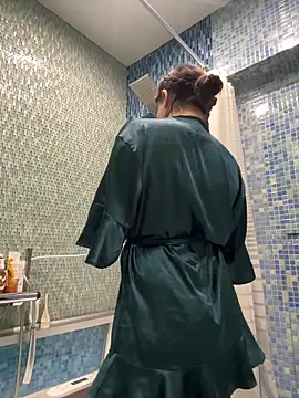 Snapshot of MooonReal chatting on November 18, 2025, 1:54 am MooonReal online show from November 18, 2025, 1:54 am