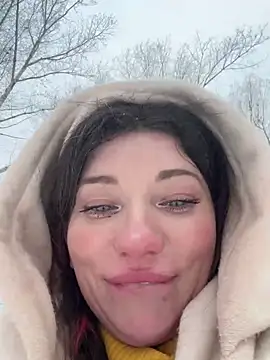 Snapshot of MooonReal chatting on February 11, 2025, 6:30 am MooonReal online show from February 11, 2025, 6:30 am