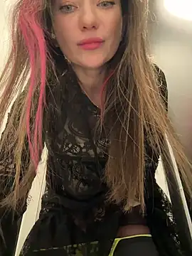 Snapshot of MooonReal chatting on January 23, 2025, 6:06 am MooonReal online show from January 23, 2025, 6:06 am