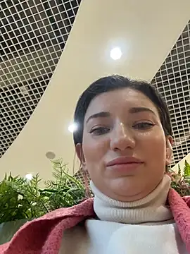 Snapshot of MooonReal chatting on February 5, 2025, 3:23 am MooonReal online show from February 5, 2025, 3:23 am