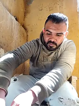 ListedLoin online show from February 25, 2025, 10:48 am