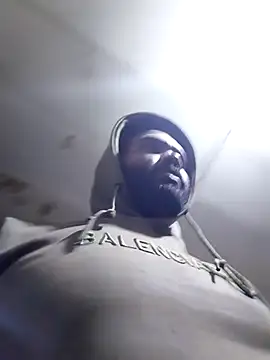 ListedLoin online show from December 21, 2025, 5:03 pm