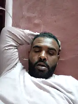 ListedLoin online show from December 3, 2025, 10:42 pm