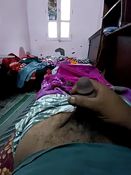 ListedLoin online show from December 3, 2025, 7:19 am