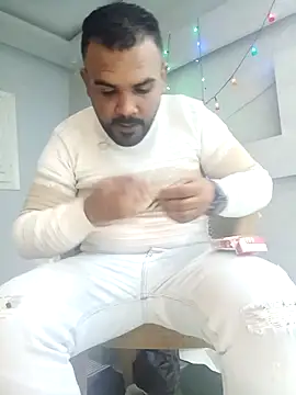 ListedLoin online show from March 12, 2025, 7:47 pm