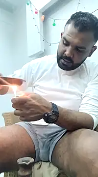 ListedLoin online show from March 18, 2025, 6:50 pm